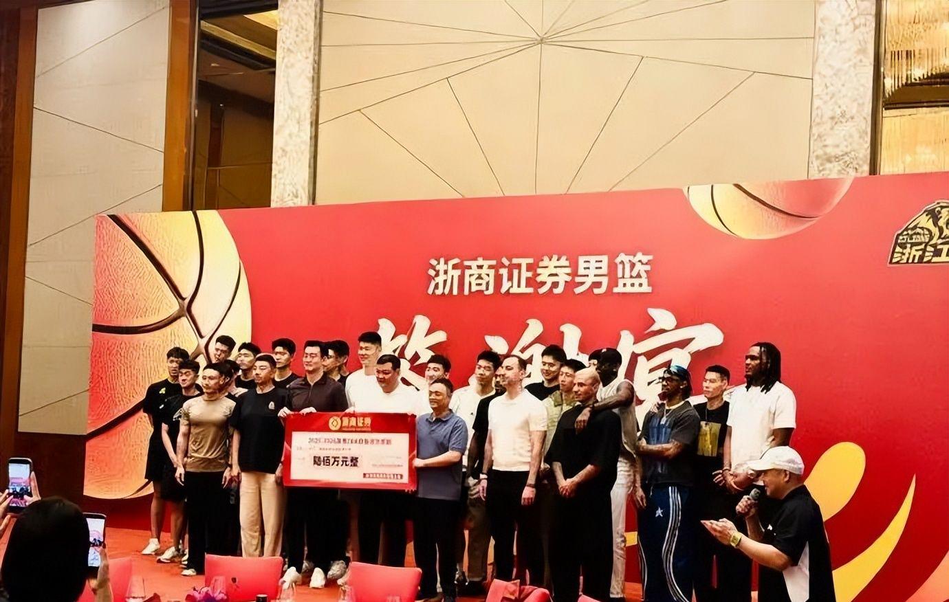 文班亚马封盖引争议 或遭追加禁赛
